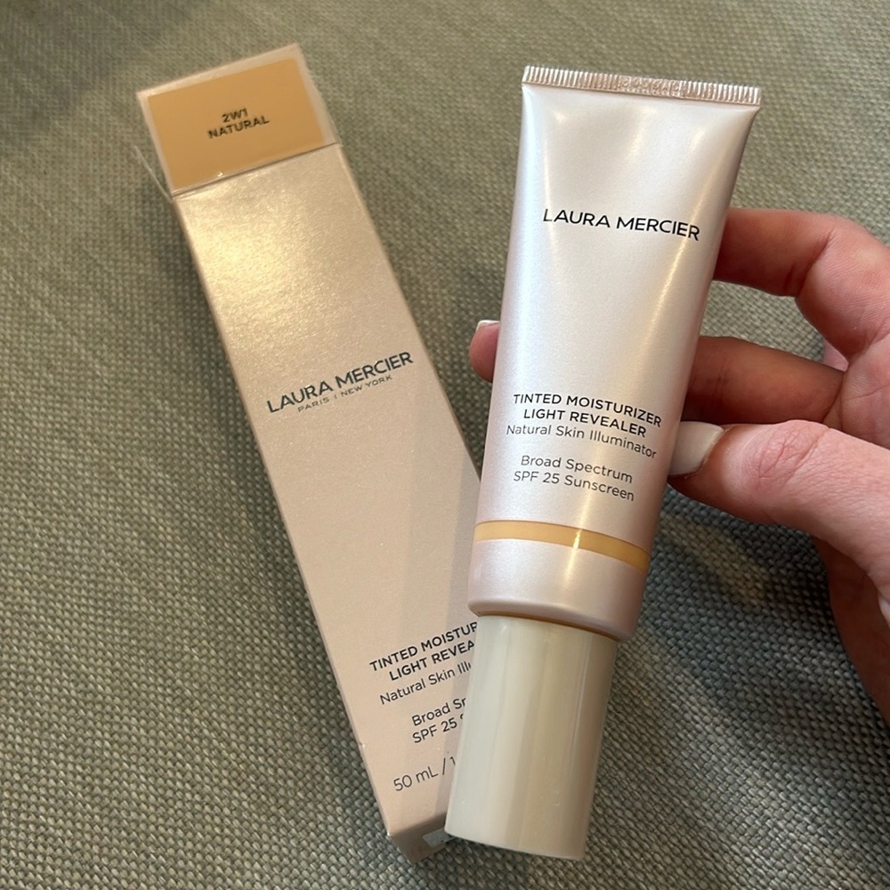 Laura Mercier Tinted Moisturizer Light Revealer